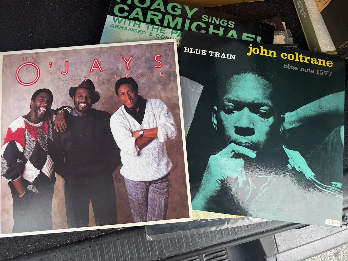 広島県福山市でお譲りいただいたソウル・ジャズLPレコード。The O'Jays『LOVE FEVER』、Hoagy Sings Carmichael with the Paribale、John Coltrane『BLUE TRAIN』Blue Note 1577。